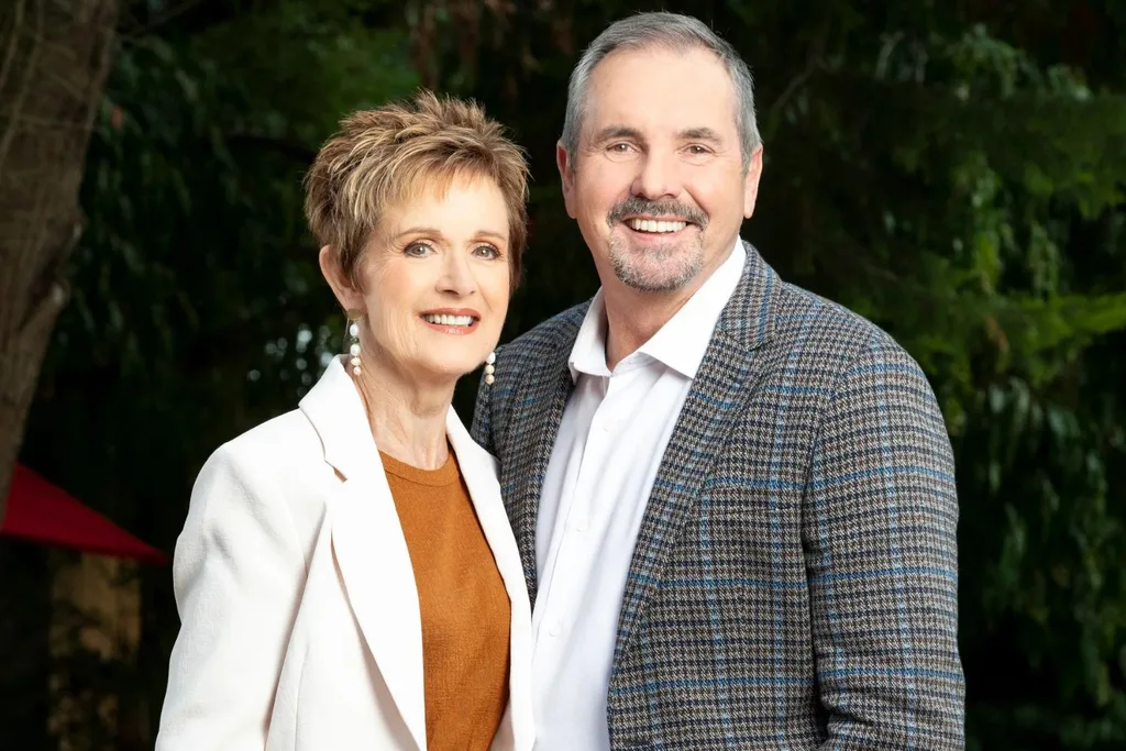 Neighbours cast./Pic: Neighbours