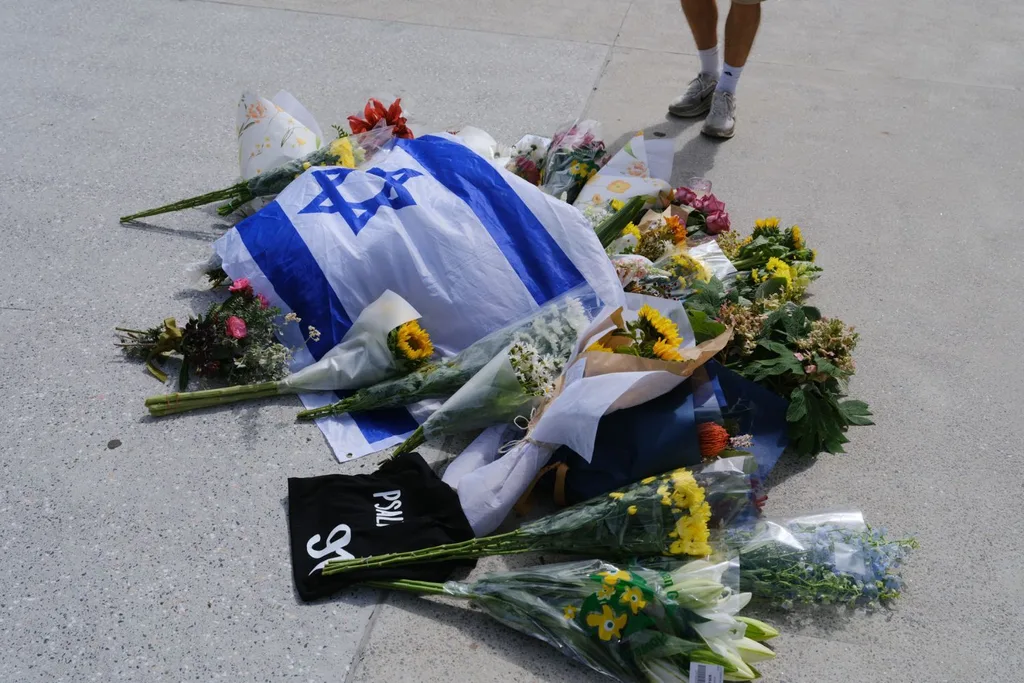 The aftermath of the Bondi Beach shootings./Pic: Getty