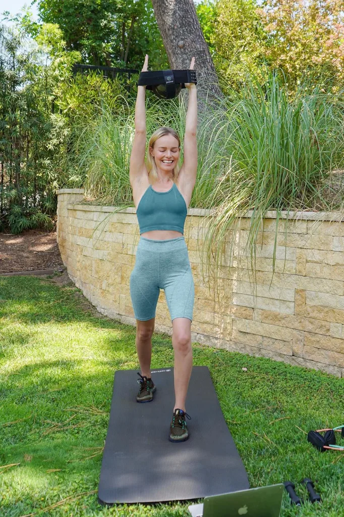Weight Loss Advice: Kate Bosely doing a workout in her backyard