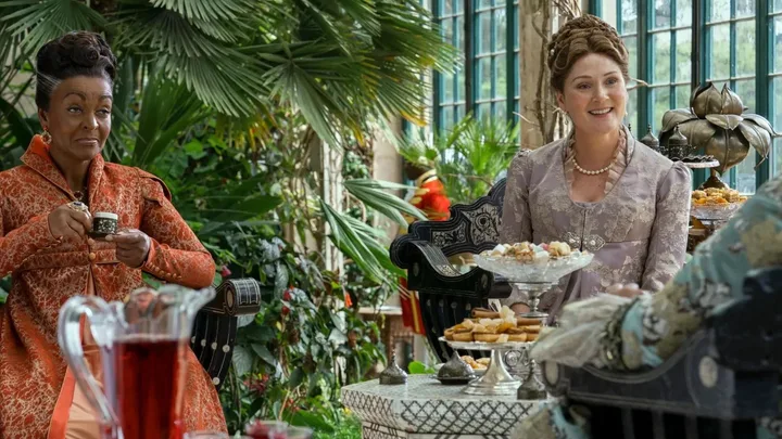 This Bridgerton-inspired dessert box just dropped in Australia