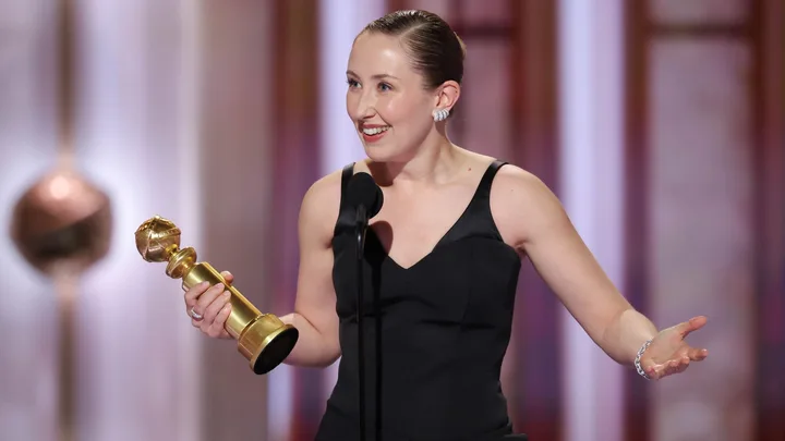 Erin Doherty delivers her speech after winning a Golden Globe.