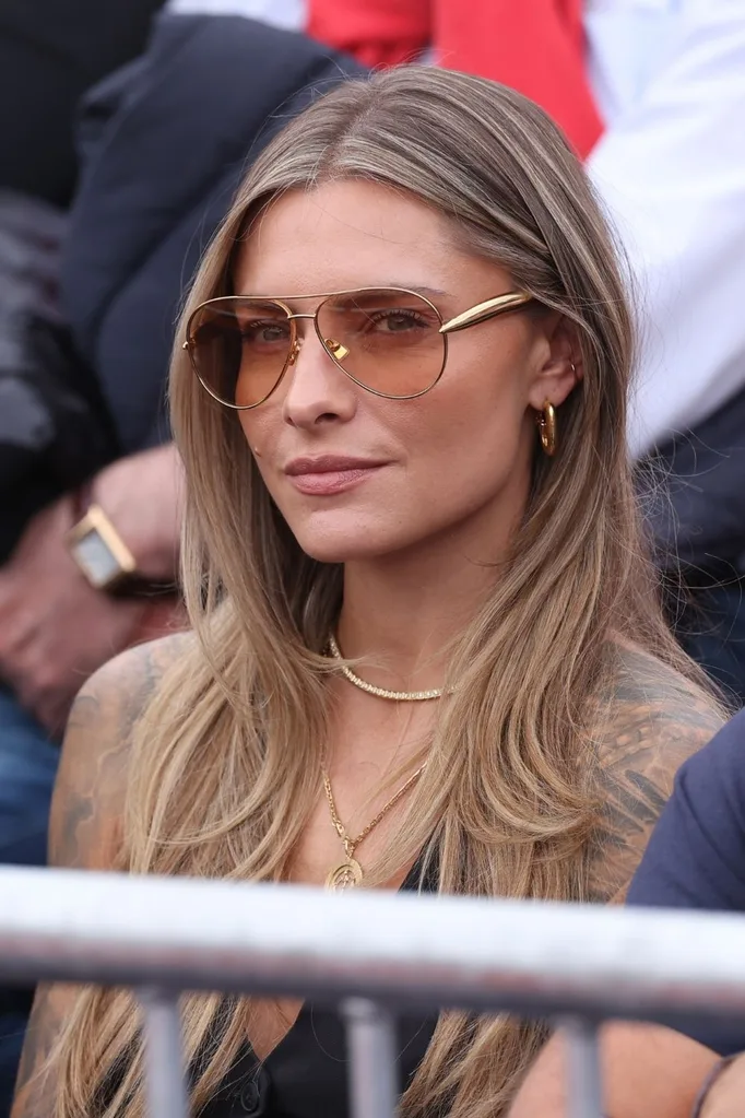 Sophia Thomalla watching the tennis.
