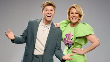 Robert Irwin and Julia Morris.