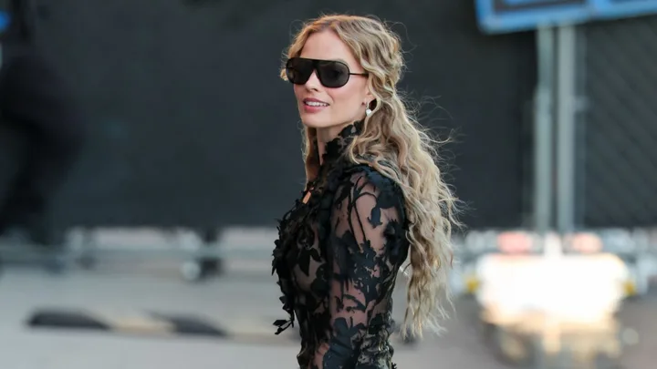 How to recreate Margot Robbie’s dreamy Wuthering Heights hair