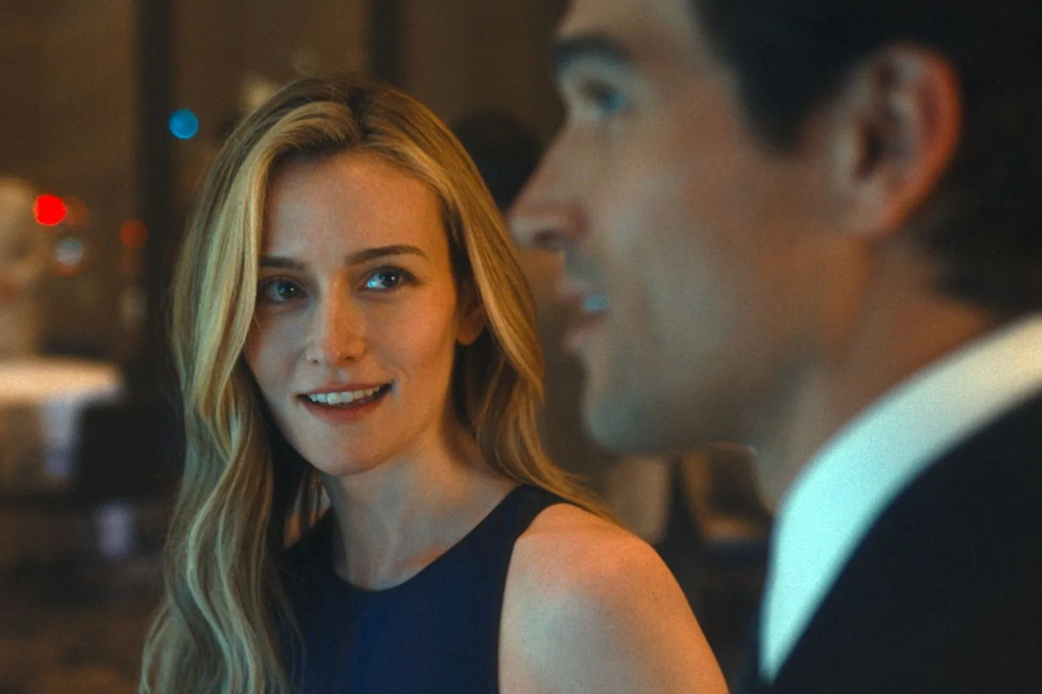 Carolyn Bessette looks at JFK Jr in Episode 2 of Love Story