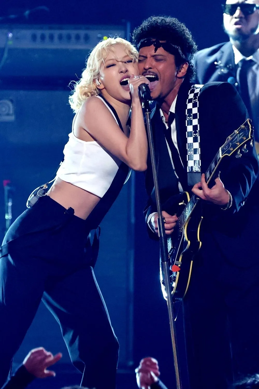 Ros&eacute; and Bruno Mars perform at the Grammys
