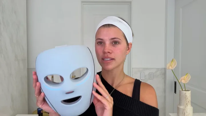 Alerting all beauty lovers: Shark’s CryoGlow face mask has just landed in Australia
