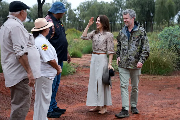 Queen Mary and King Frederik start State Visit in Australia at Uluru