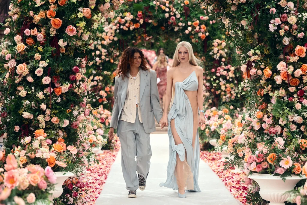 Rue and Jules at Cassie and Nate's wedding in Euphoria season three, episode three. Credit: HBO Max.