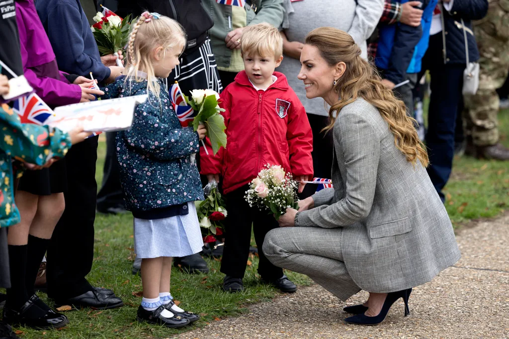 Kate meeting kids