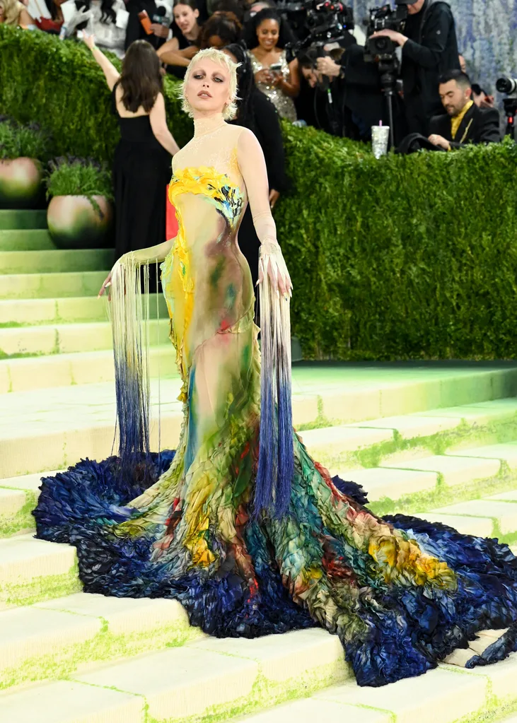 Emma Chamberlain at the 2026 Met Gala.