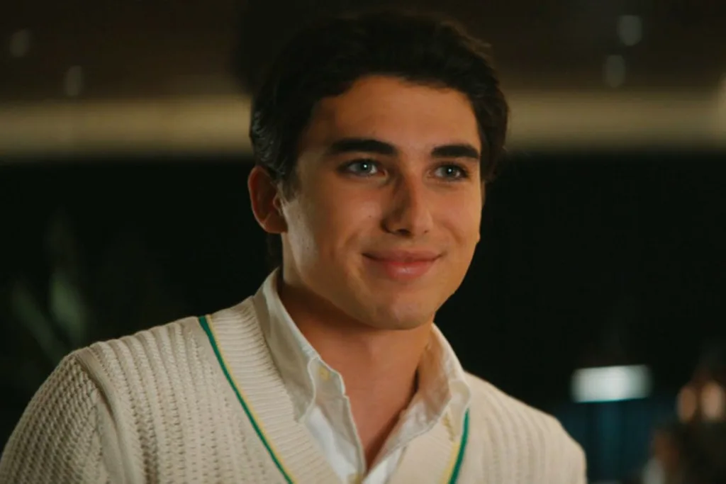 Charlie Evans as Hunter Davenport in Off Campus.