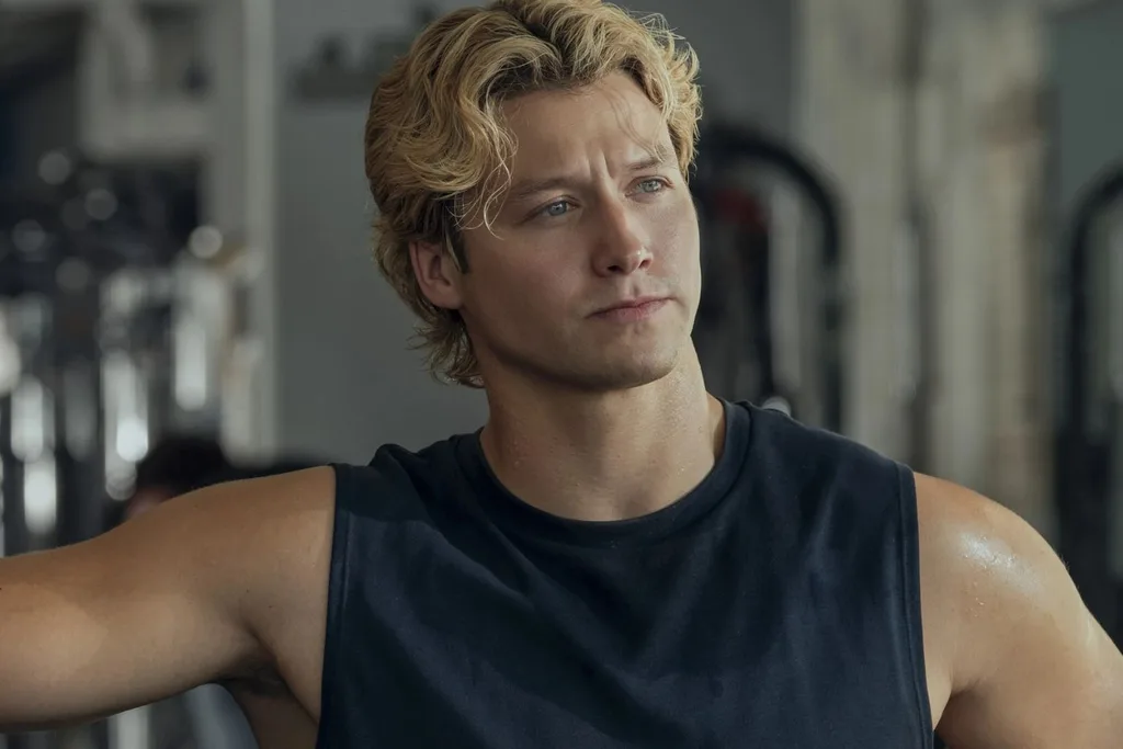 Stephen Kalyn as Dean Di Laurentis in Off Campus.
