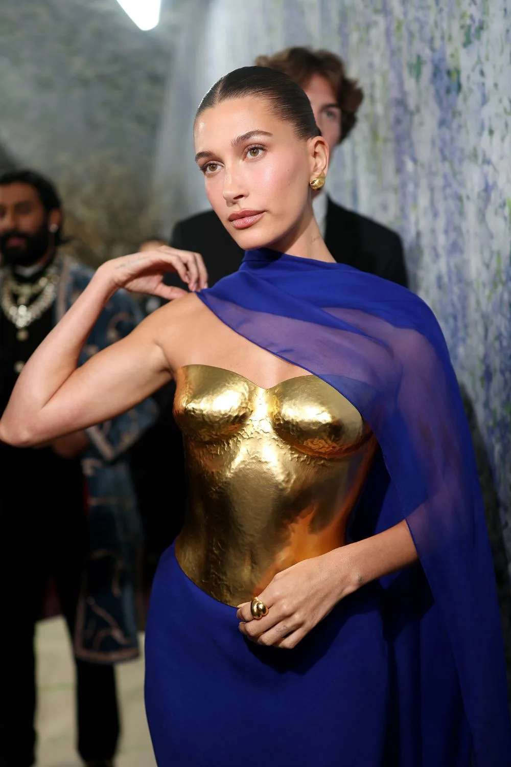 Hailey Bieber.
