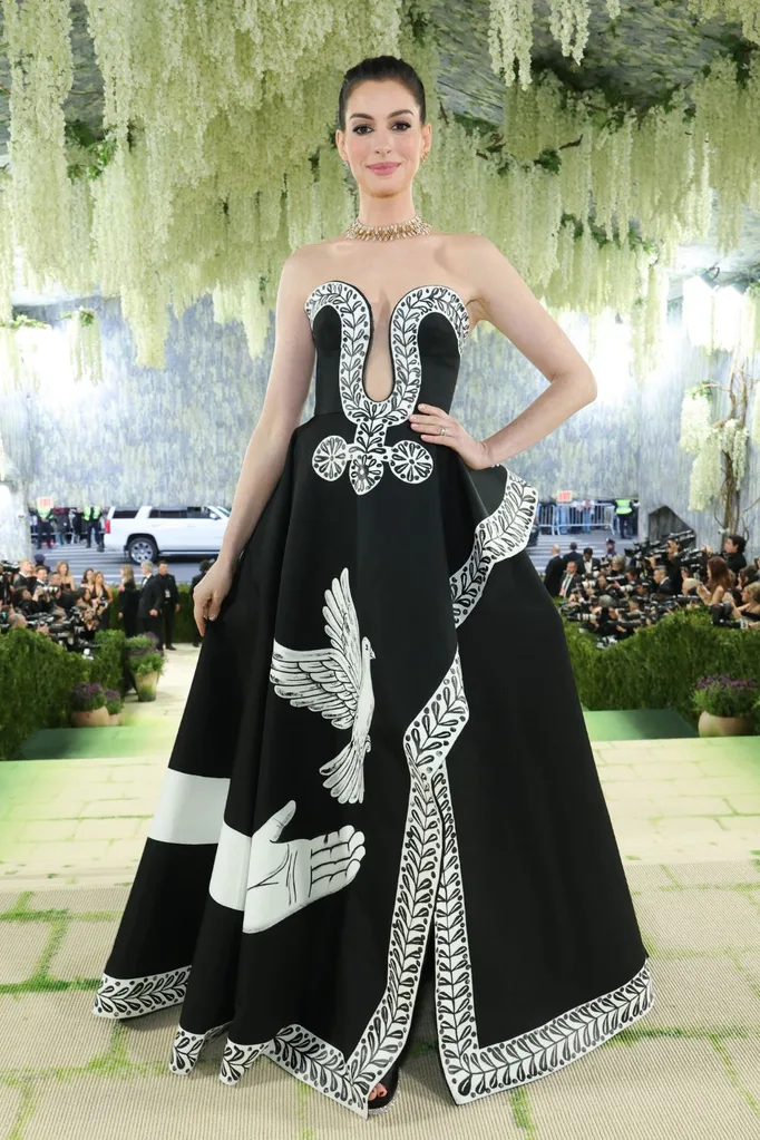 Anne Hathaway.