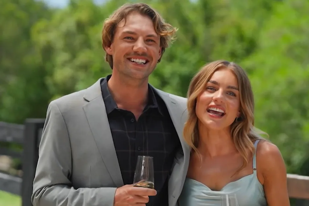 Farmer Wants A Wife's Dylan and Ally.