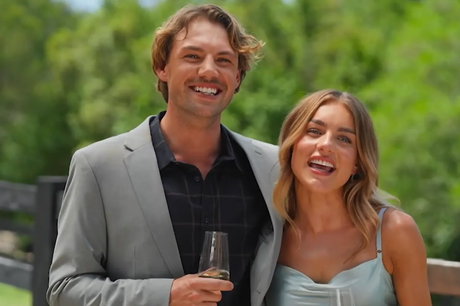 Farmer Wants A Wife's Dylan and Ally.