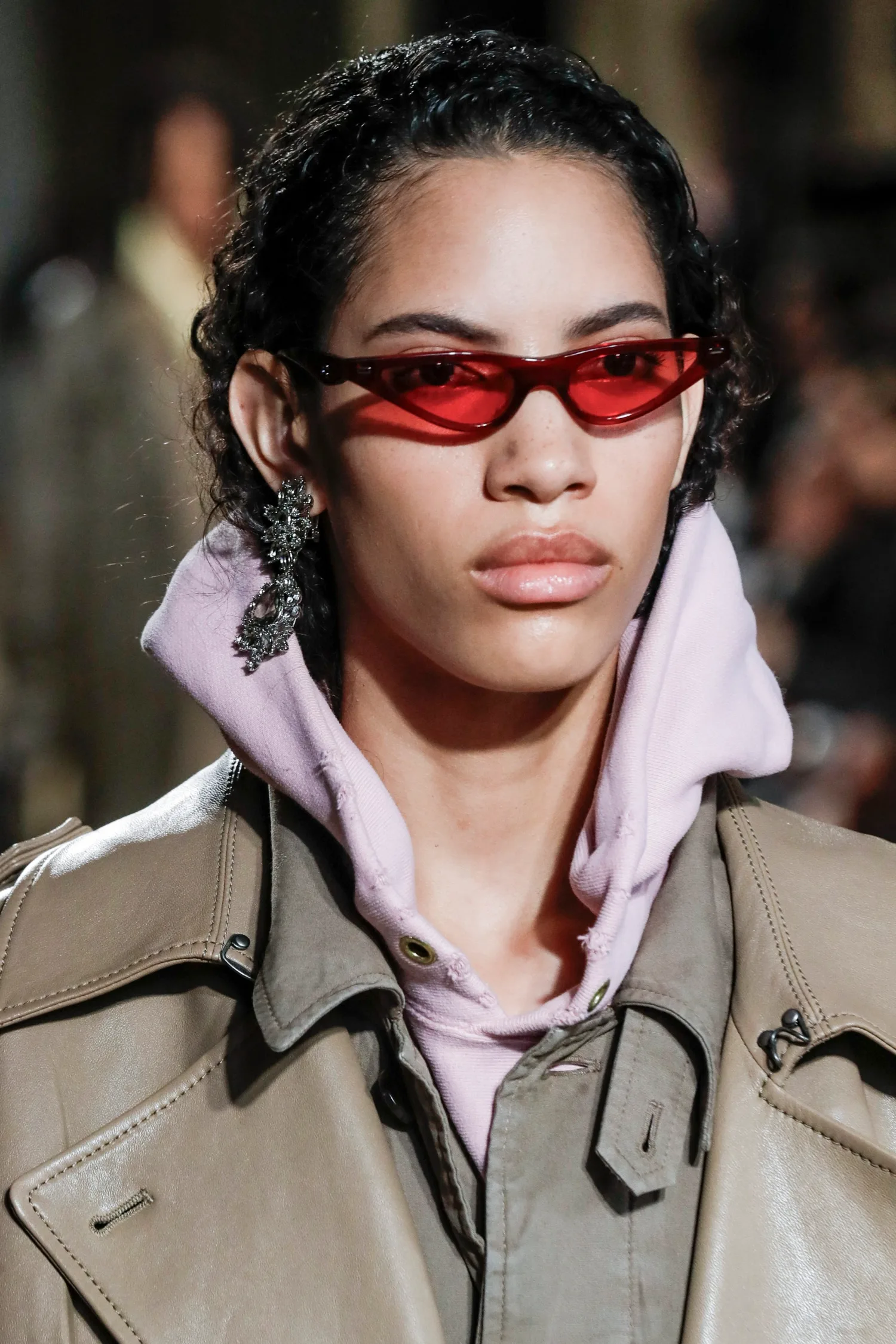 model-sunglasses