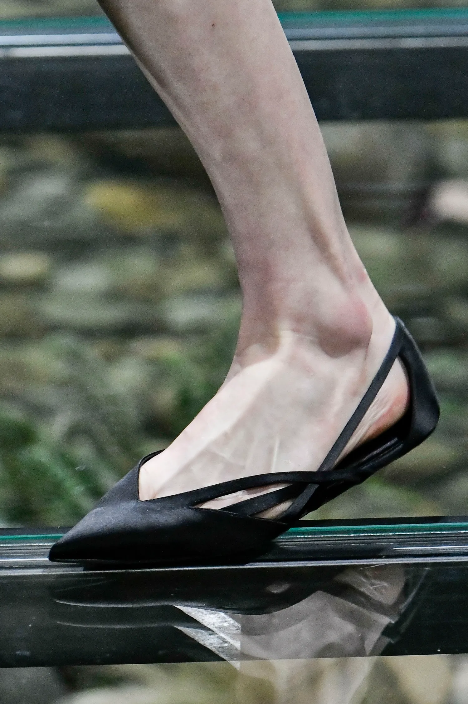 Runway-black-shoe-detail