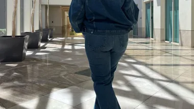 The Universally Flattering Jeans That Are A Must Add To Any Curvy Girls Wardrobe This Winter