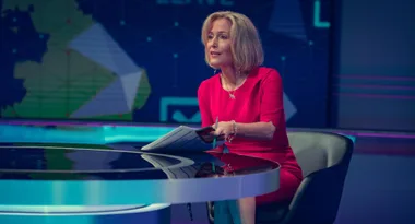 Gillian Anderson Reflects on Embodying Prince Andrew’s Interviewer in Netflix’s Scoop