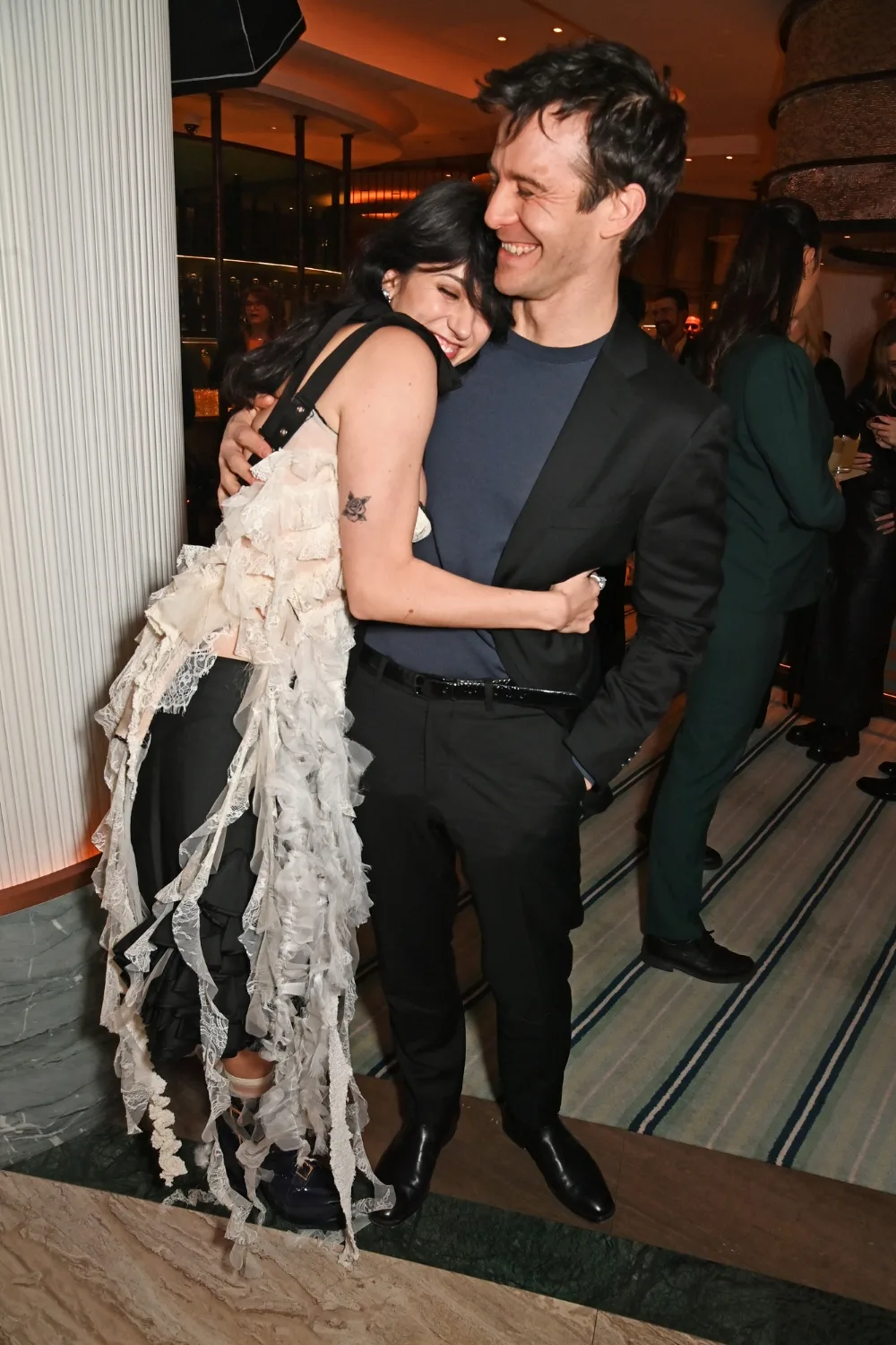 luke-thompson-harriet-cains-hug