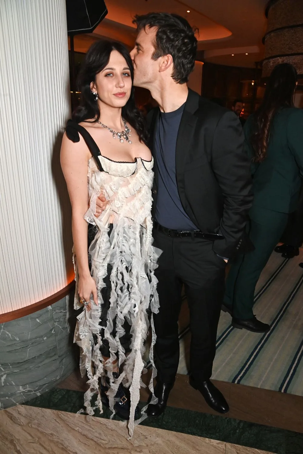 luke thompson kisses harriet cains at bafta party