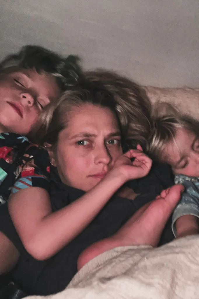 teresa palmer and her children in bed
