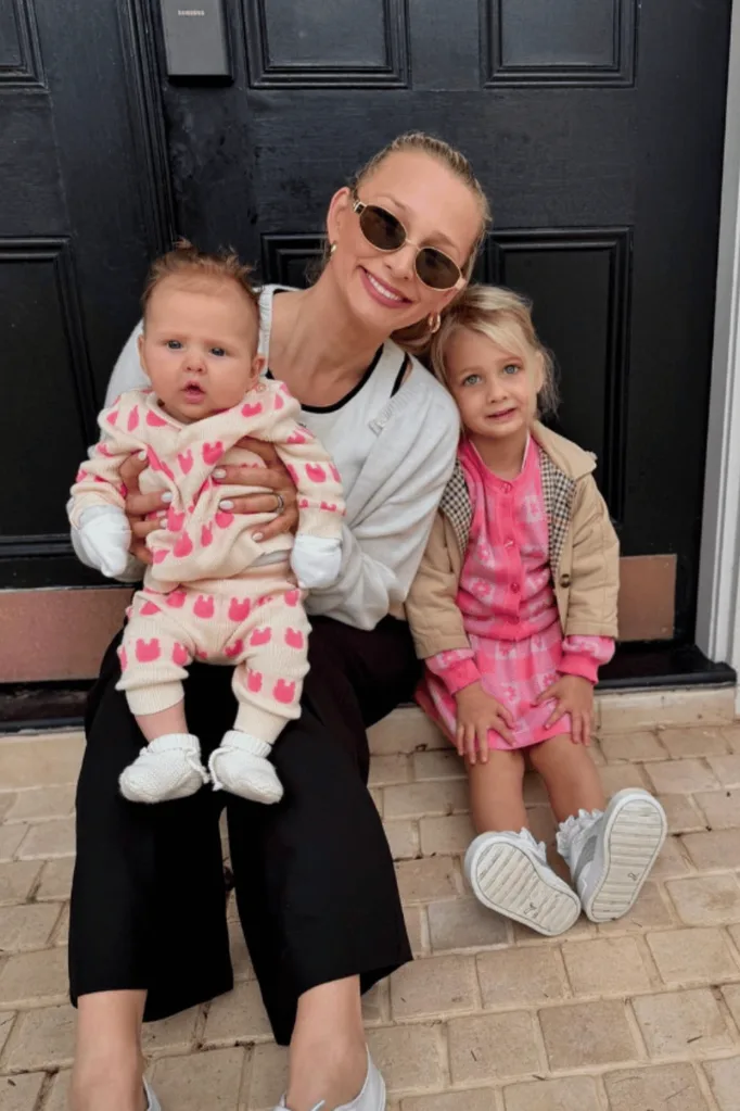 Anna Robards and her daughters Elle and Ruby