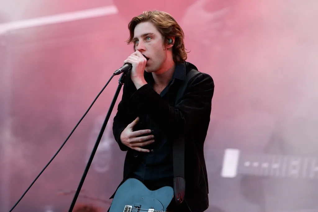 catfish-and-the-bottlemen-van-mccan