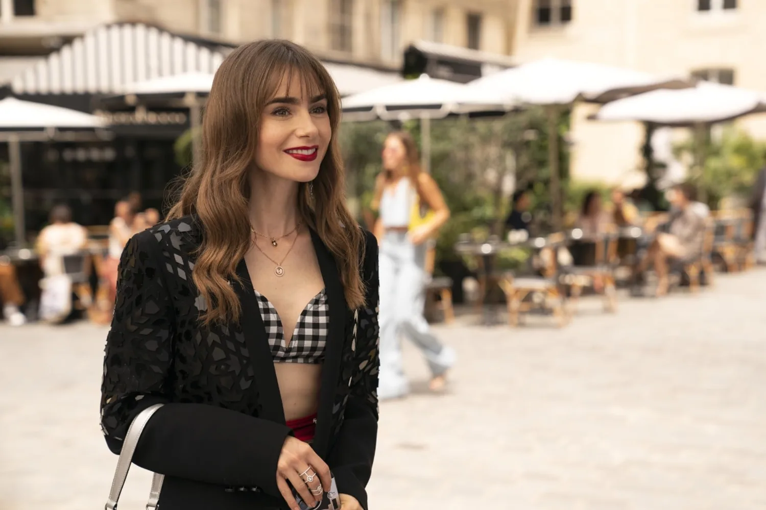 emily-in-paris-lily-collins