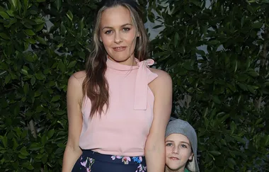 Alicia Silverstone shares Hawaiian vacation photos with son after confirming split from husband