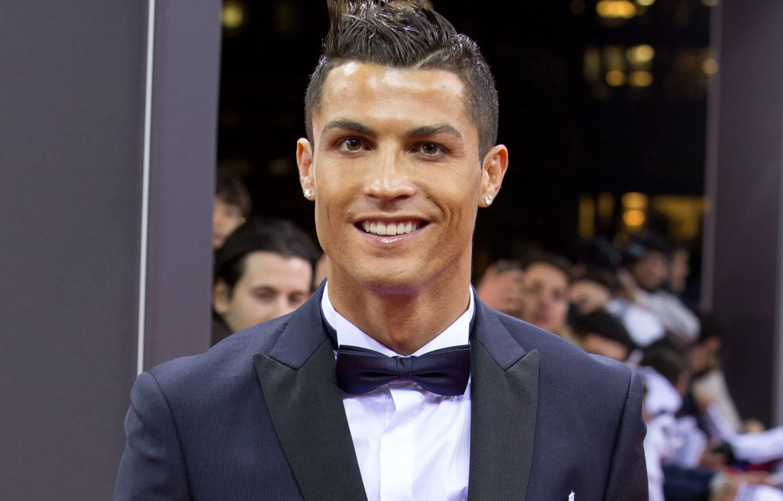 Cristiano Ronaldo announces that he’s leaving Real Madrid