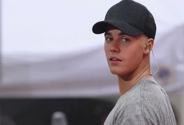 Justin Bieber and formerly estranged mum share a sweet moment during a sun-soaked vacation