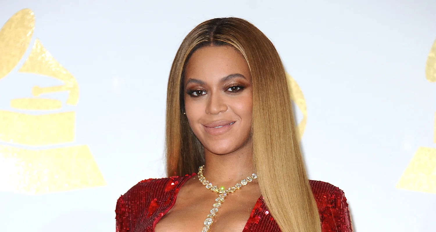 Beyoncé Shows Off Her Incredible Post-Baby Body in $241 Curve-Hugging Mini Dress