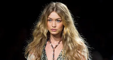 Gigi Hadid loses shoe on Anna Sui NYFW catwalk