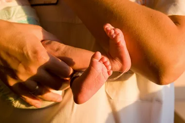 Baby whose mother chose giving birth over chemo dies just days after her mother’s death