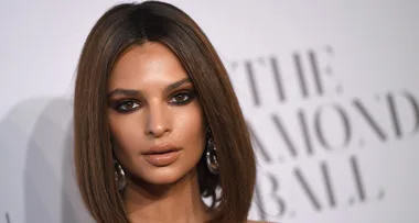 Emily Ratajkowski transforms into a redhead