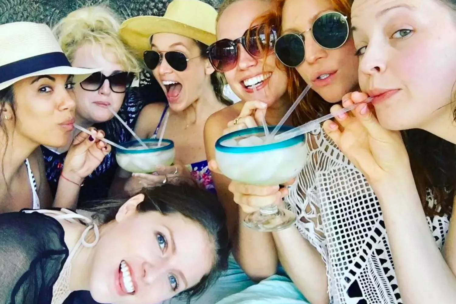 The Pitch Perfect 3 Cast Are Actual Goals Together In Mexico