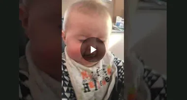 WATCH: Baby tries broccoli for the first time