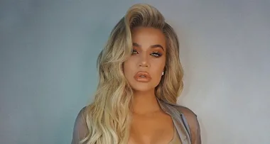 Khloé Kardashian shows off her baby bump at 29 weeks