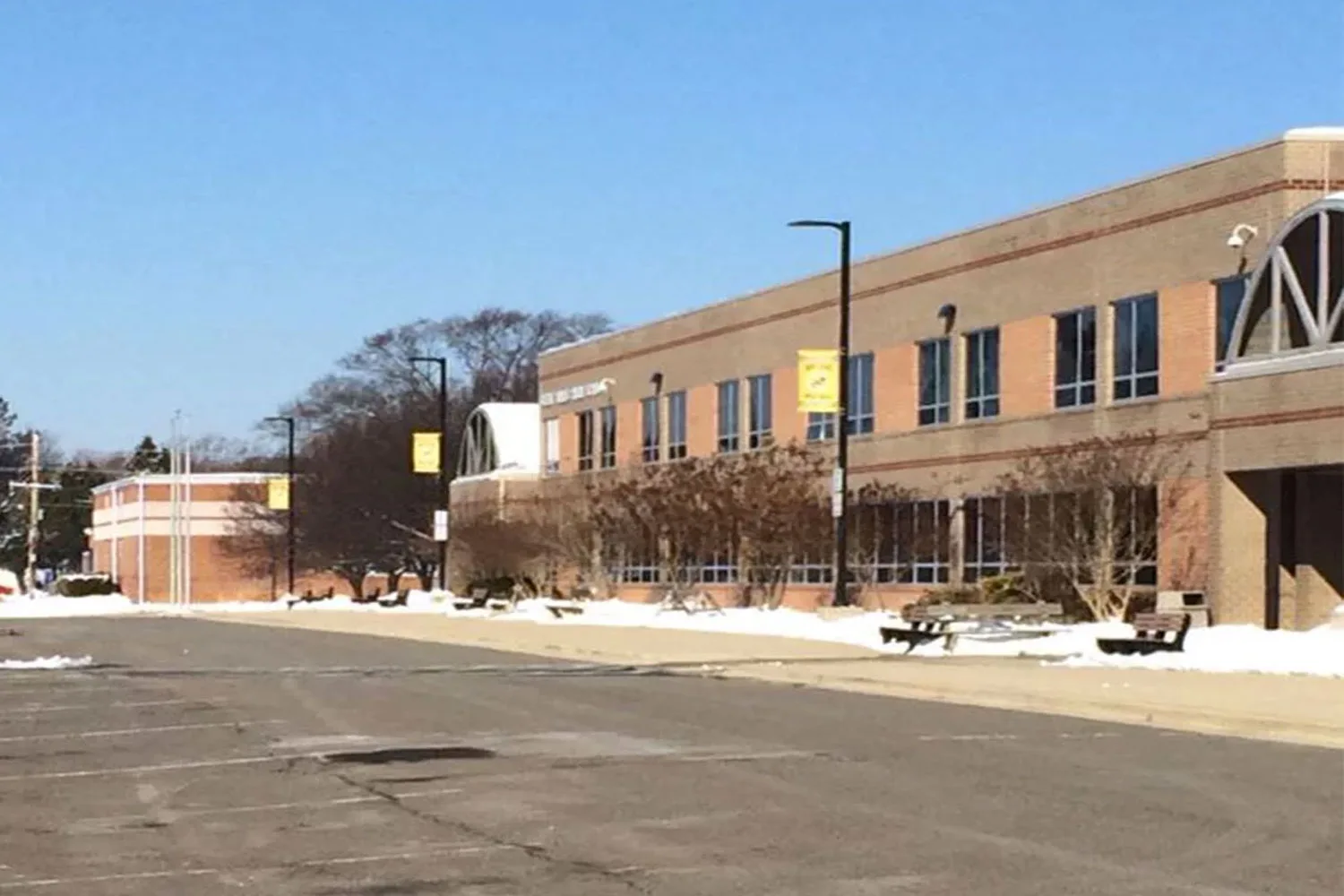 Two injured in Maryland School shooting and suspect dead | WHO