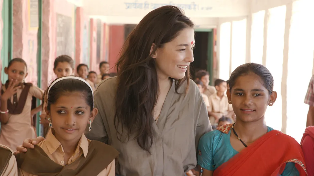 Jess Gomes in India