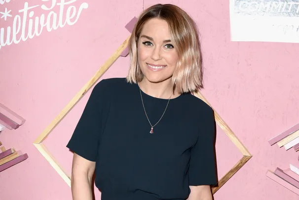 Lauren Conrad relaxed waves