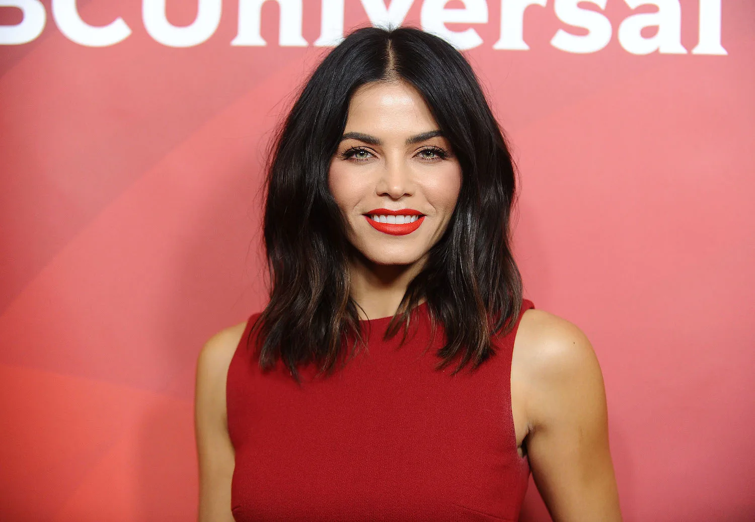 How to create relaxed waves, according to a Hollywood hairstylist