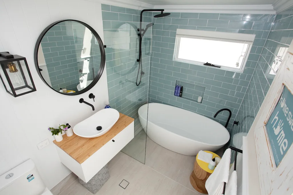 Kristie and Leigh bathroom