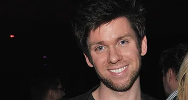 Meet the comedian who narrates Love Island Australia