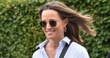 Pregnant Pippa Middleton Checks Into Hospital with Overnight Bags
