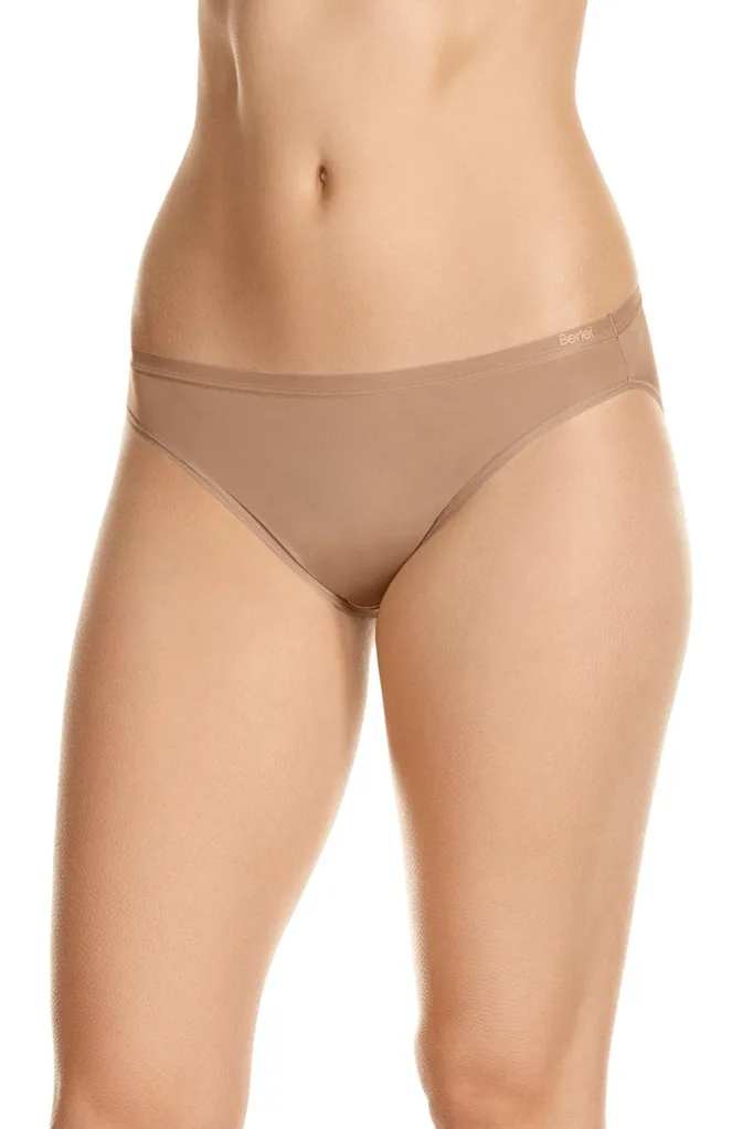 Nude seamless briefs