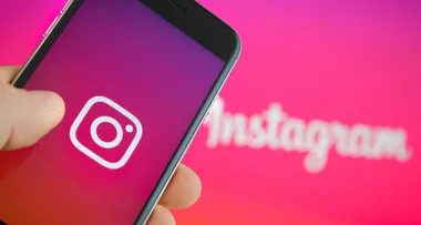 You can now add gifs in Instagram DMs